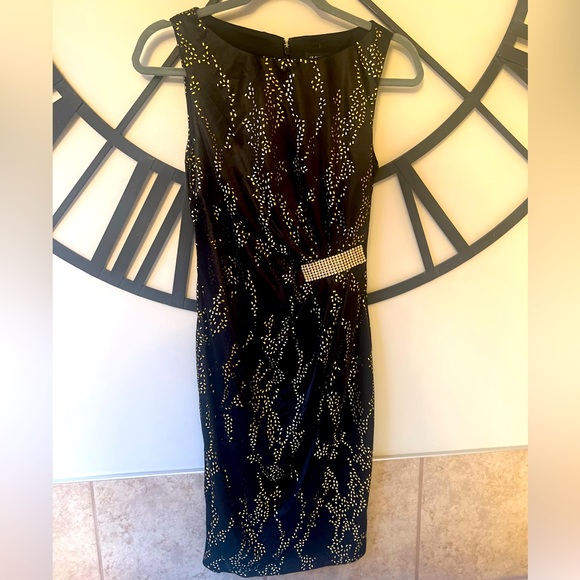 Le chateau dress - Picture 1 of 3